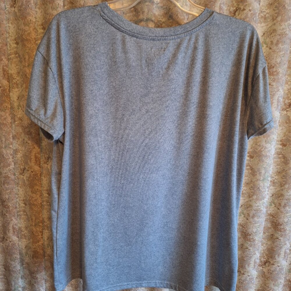 EUC Gray graphic Festival motif pajama top size L - Picture 4 of 4